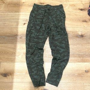 LULULEMON sweat joggers